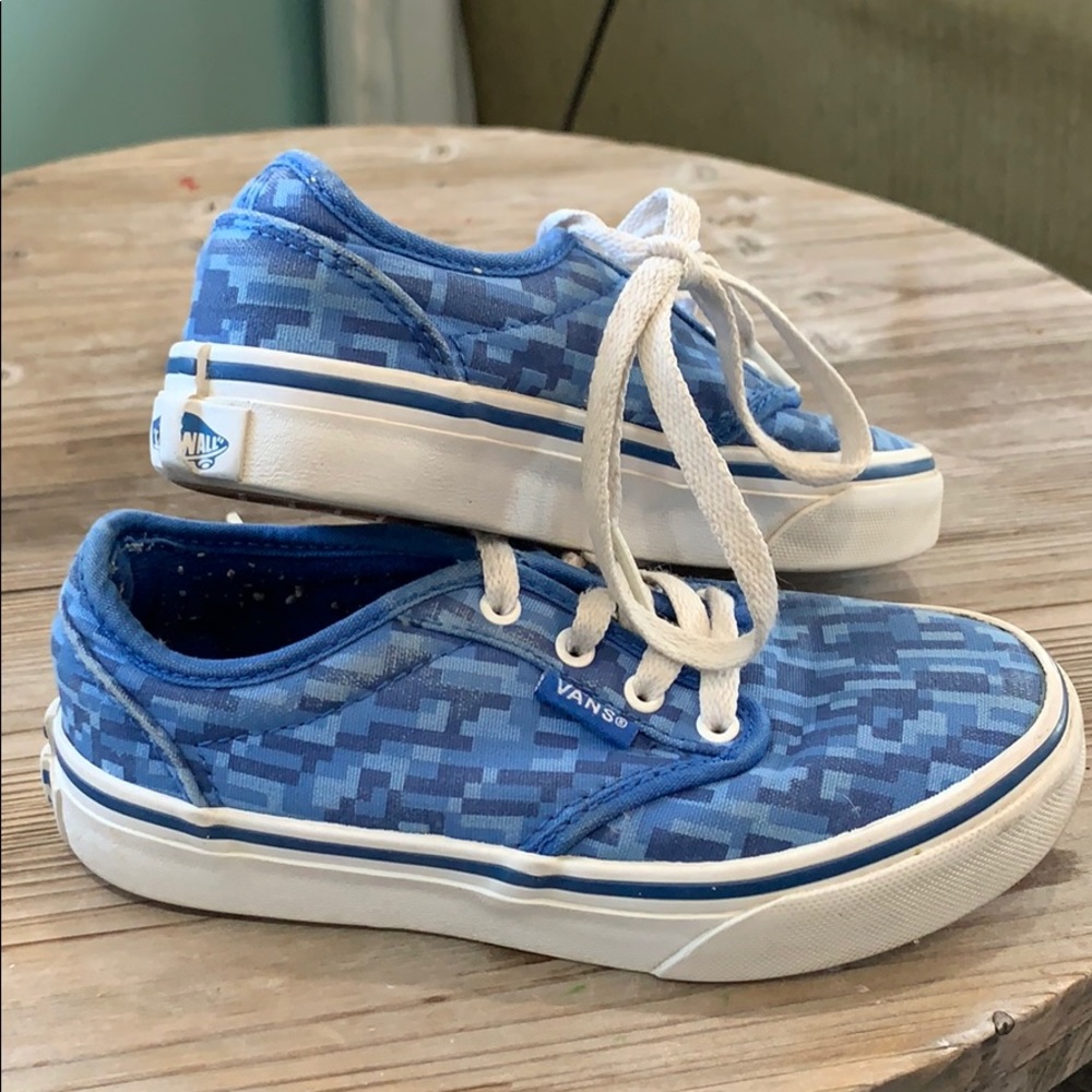 Blue block vans